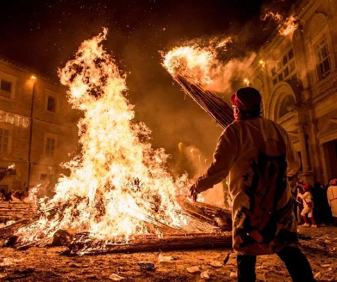 Luca Cameli: da San Benedetto del Tronto a Trieste per raffigurare il Carnevale Storico di Offida