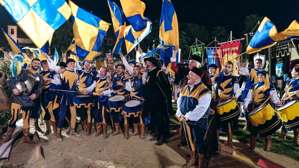 Quintana di luglio, festa fino all'alba al sestiere di Porta Solestà