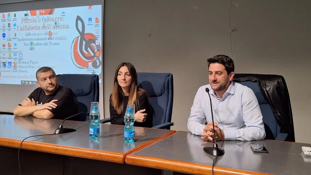 Gli studenti con il rapper Kento per parlare di carceri minorili