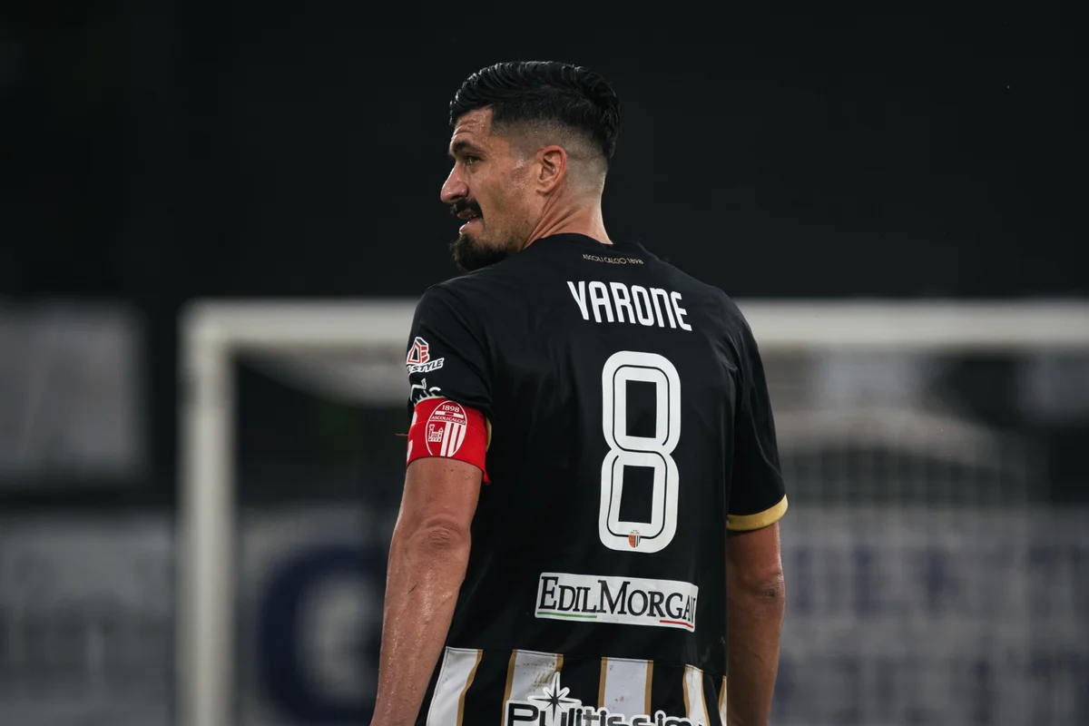 Ascoli Calcio - Varone vicino al Catania, in dubbio la permanenza di Carpani