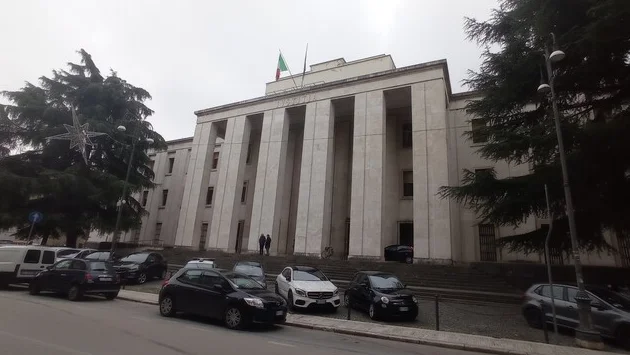 Ascoli Piceno - Tribunale, arriva lo sfratto: è corsa contro il tempo