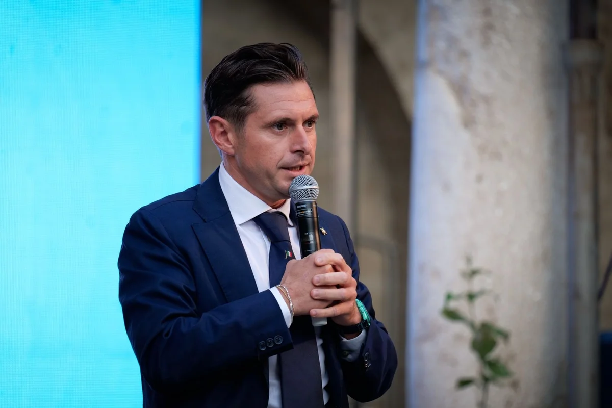Maternità surrogata, il Sindaco di Ascoli Piceno Marco Fioravanti: "L'approvazione come reato universale salva la democrazia, gravissime le parole della senatrice Pirro"