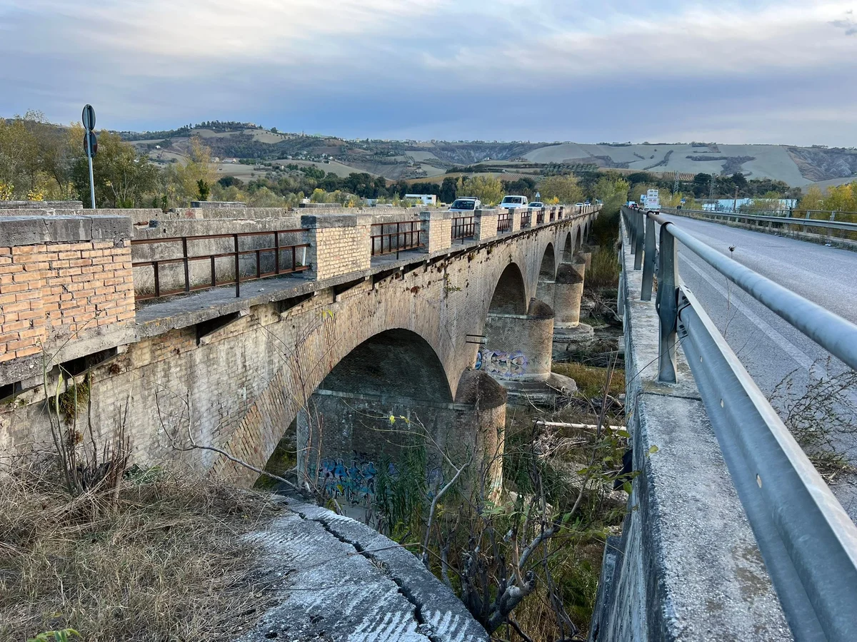 Ascoli Piceno - Ponte Ancaranese ancora chiuso, protesta pure il Pd