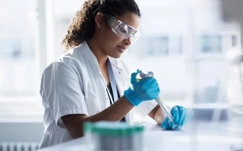 Miastenia grave, nelle Marche la cura per i pazienti arriva a casa
