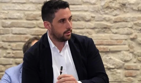 Ascoli Piceno - Dipendenti dell'Ast in barca a vela, Ameli: "Uno schiaffo ai cittadini"