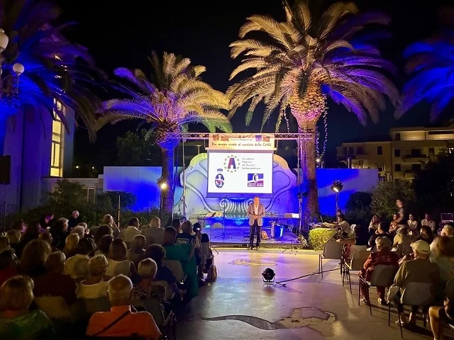 Martedì 19 Agosto si è tenuta alla Palazzina Azzurra una grande serata in ricordo dell’opera letteraria di Alberto Perozzi a 20 anni dalla morte