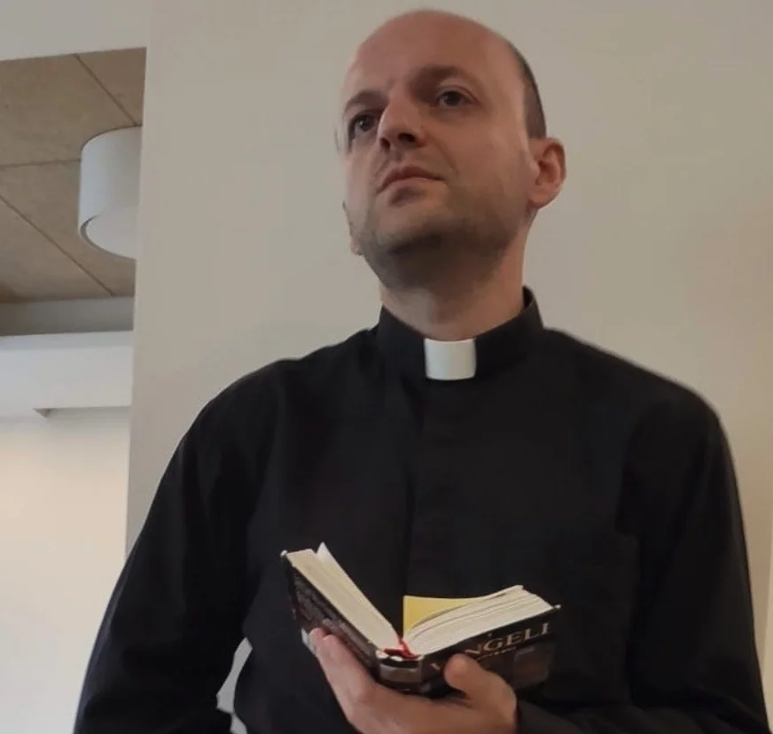 Ascoli Piceno - Cambia il cappellano in ospedale, ma i fedeli raccolgono le firme