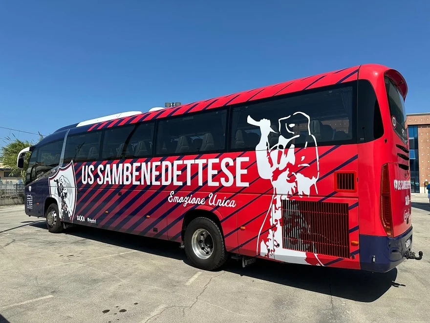 Presentato il primo inedito pulmann personalizzato della U.S. Sambenedettese