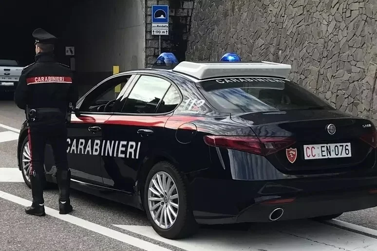 Sfilza di rapine e furti, 19enne finisce in carcere