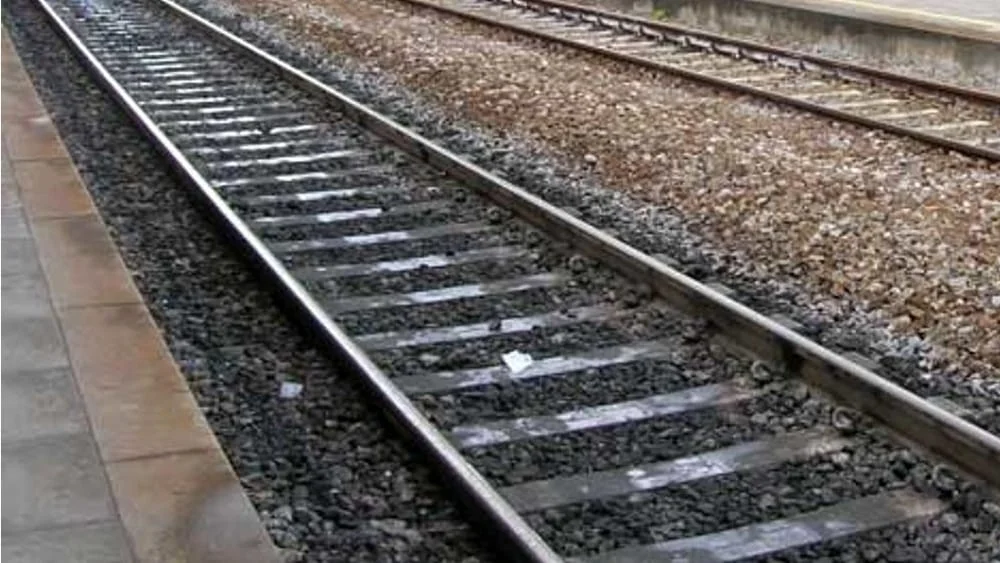 Identificato l'uomo trovato morto sui binari, forse un incidente
