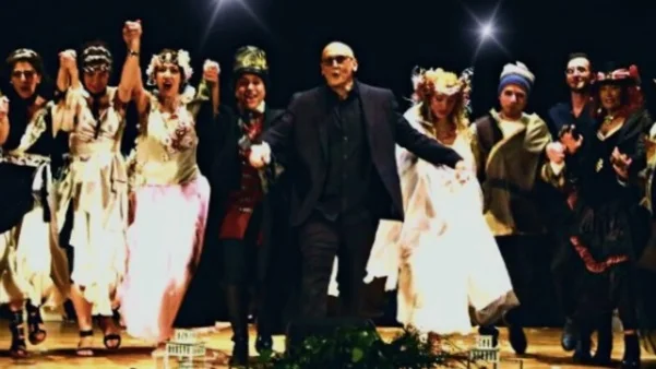 DOMENICA A TEATRO CON "IL MEDICO DEI PAZZI" DI EDUARDO SCARPETTA