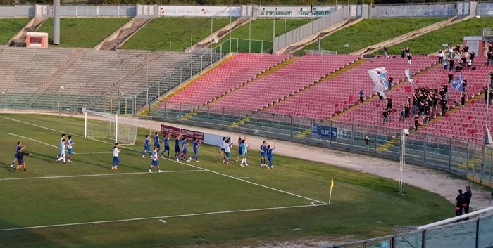 Dopo l'ottava giornata del girone F di serie D le abruzzesi L'Aquila e Teramo comandano il girone davanti alla Vigor Senigallia