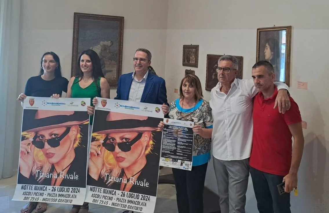 Ascoli Piceno - Tutto pronto per la "Notte Bianca di Piazza Immacolata": Tiziana Rivale ospite d'onore