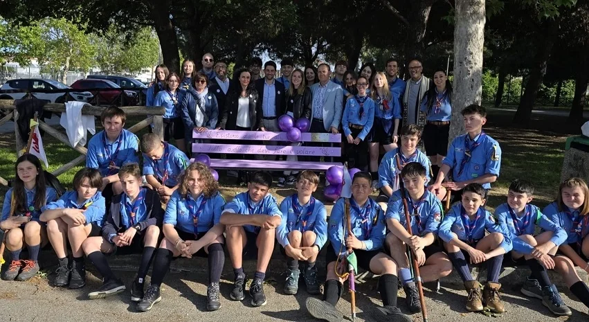 Inaugurata la panchina viola, un segno nella lotta alla fibromialgia