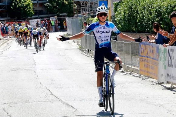 Alla Recanati – Pieve Torina gran colpo da finisseur del messicano Paul Probert Gonzalez