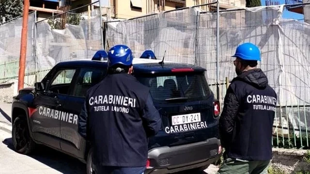 Teramo: lavoro nero e violazioni norme sulla sicurezza, chiuso un cantiere dai Carabinieri