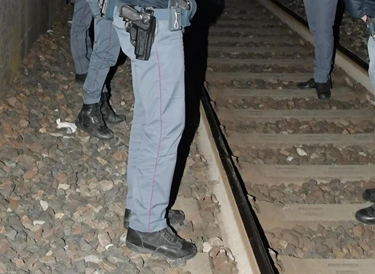 Tre i danneggiamenti sulle linee ferroviarie, sospetti su pista anarchica