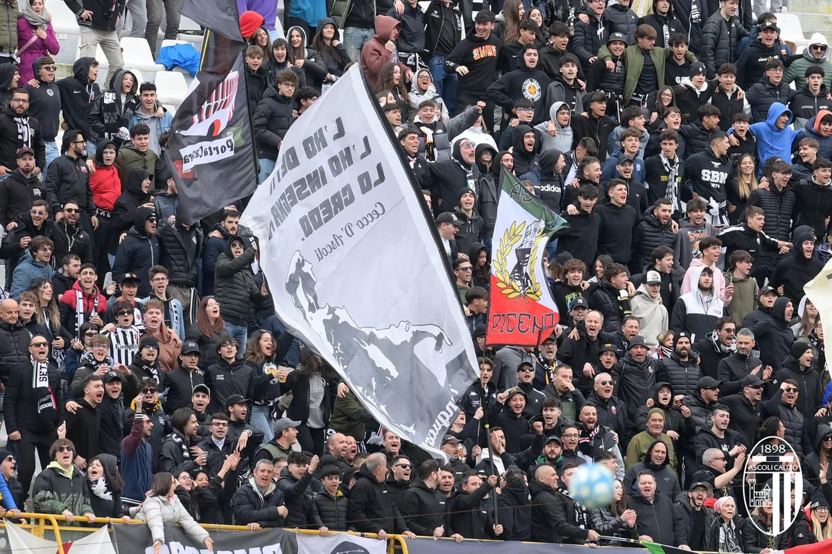 Ascoli Piceno - Guerriglia ultras dopo il match col Pisa: convalidati gli arresti di due tifosi
