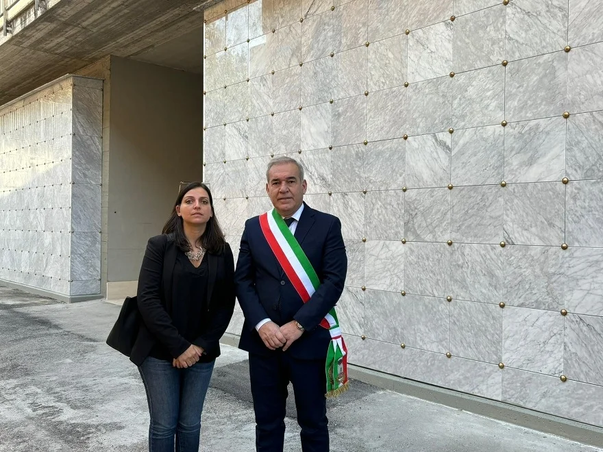 Il sindaco Antonio Spazzafumo e l’assessore Laura Camaioni visitano il nuovo blocco di nicchie