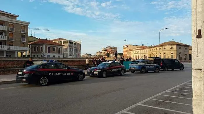 Cadavere nel fiume a Senigallia, in corso l'identificazione