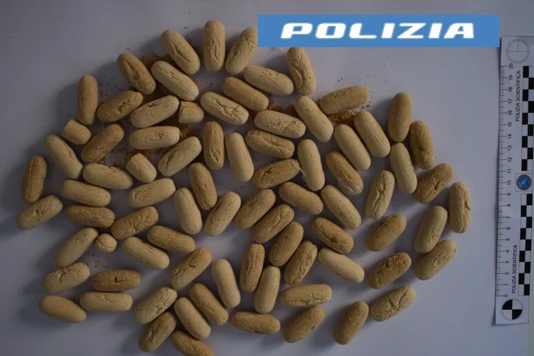 Fermati in auto con 800 grammi di eroina, tre arresti