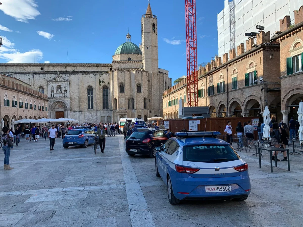 Ascoli Piceno - Rissa in piazza del Popolo avvenuta nel 2020, scintille durante il processo