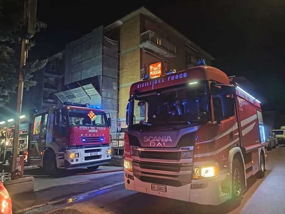 Incendio in una palazzina ad Ascoli, evacuate 25 persone 