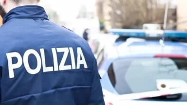Insulta i poliziotti sui social, convocato dal questore e denunciato 
