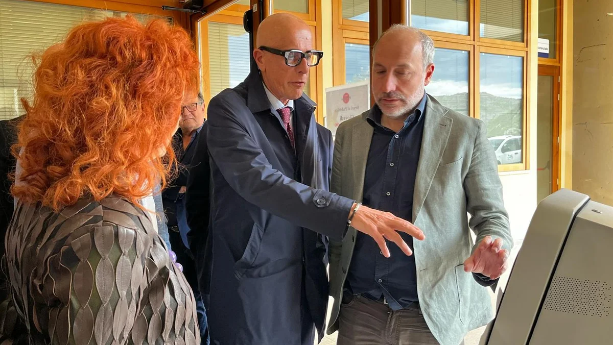 CASA DI COMUNITA’ DI ACQUASANTA: VISITATA, OGGI POMERIGGIO, DALL’ASSESSORE CALCINARO INCONTRO CON IL SINDACO STANGONI E CON IL DG DELL’AST DI ASCOLI MARALDO