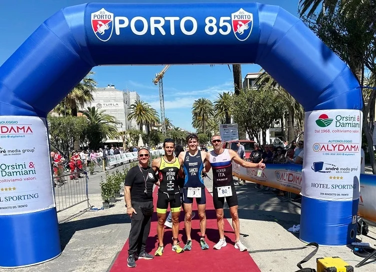 E' l’atleta pesarese Niccolò Sancisi a vincere la X edizione della gara di triathlon olimpico "Città di San Benedetto del Tronto”