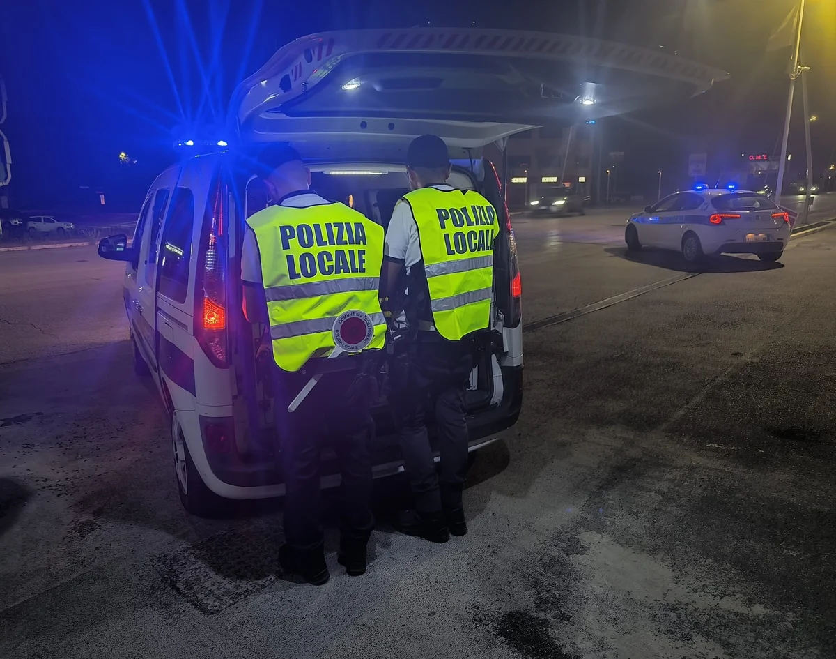 Ascoli Piceno - Fermato dalla Polizia, esibisce patente falsa: nei guai 40enne straniero