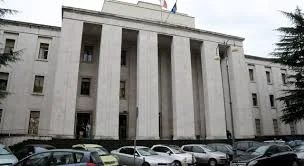 Ascoli Piceno - Abusi sessuali sulla figlia, condannato a nove anni