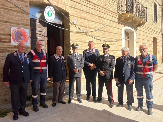 Nella sede della Associazione Nazionale carabinieri il Capitano Francesco Anania ha incontrato il presidente Car. Aus. Piero Giancola e il pres. della sez. di Alba Adriatica Luog. Marino Ciarrocchi 