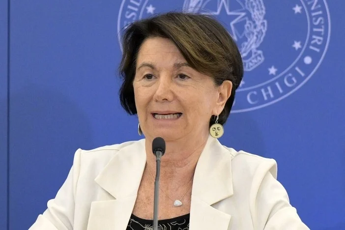 Roccella, tutta l'Italia al fianco delle donne contro la violenza