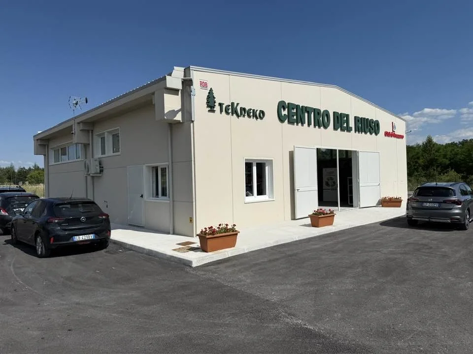 Stoviglie cercasi: l'appello del Centro del riuso di Avezzano per riempire gli scaffali