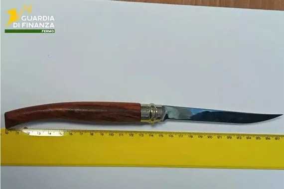 Sequestrati hashish e un coltello a serramanico a un 15enne 