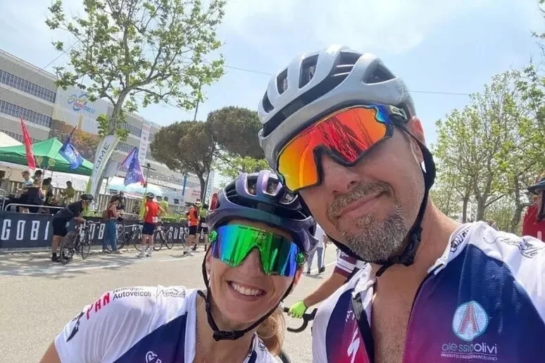 Ciclisti morti a Senigallia, sequestrato il cellulare dell'investitore