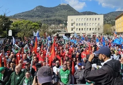 Ricci: “Crisi Stellantis a Cassino riguarda intero Paese. Governo intervenga a tutela di lavoratori e indotto”