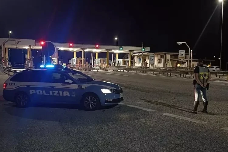Tamponamento a catena in A14 a Fermo, sei persone ferite