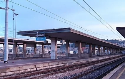 Investito da un Frecciarossa alla stazione di Ancona, deceduto un uomo