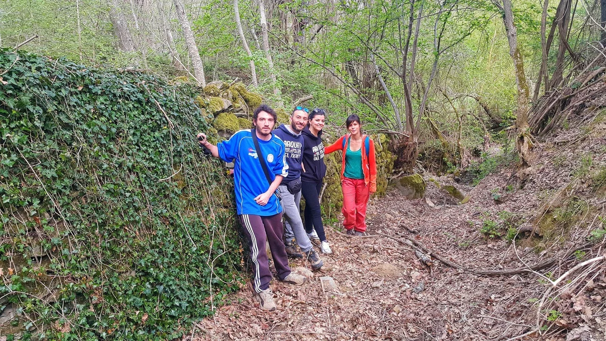 Arquata - In campo i volontari di "Arquata Potest": riqualificata l'area della chiesa del Santissimo Salvatore