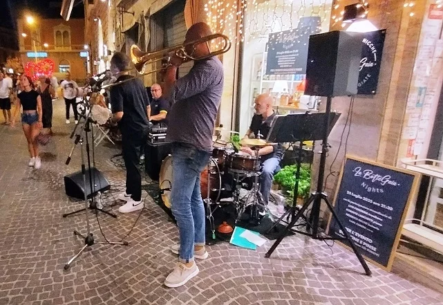 “Repetita juvant” è il titolo della serata che vedrà quattro musicisti esibirsi nel cuore di San Benedetto