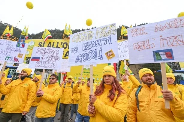 Coldiretti, agricoltori marchigiani al Brennero contro il Fake in Italy: “Concorrenza sleale da cibo estero, importazioni +75% negli ultimi 10 anni”