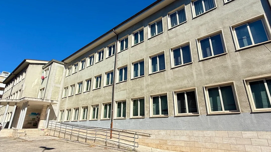 Ascoli Piceno - Scuola Cantalamessa, via l'amianto per completare l'adeguamento sismico