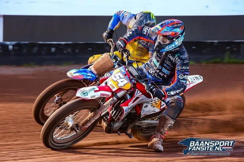 VFR RACING SUL PODIO MONDIALE IN GERMANIA CON L’INGLESE NEAVE