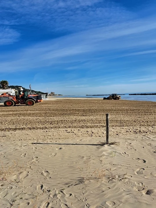 Grottammare: spiaggia, lavori in corso su tutto l’arenile