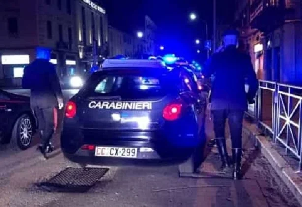 Malmena poi dà fuoco all'ex compagno, arrestata