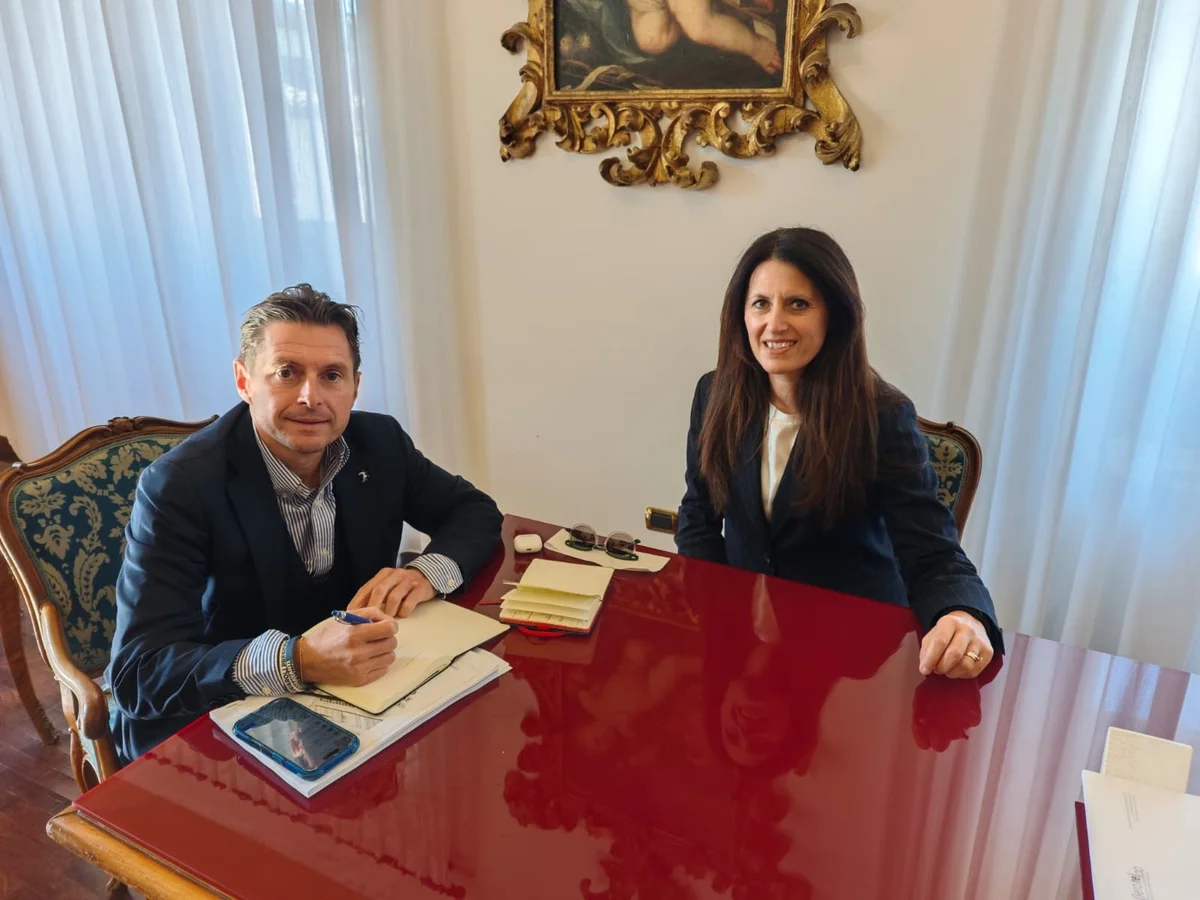 La storia del commercio ascolano in un albo, per tutelare e valorizzare le attività più longeve delle Cento Torri