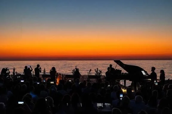 I Corni delle Dolomiti in riva al mare, concerto all’alba del Festivaliszt