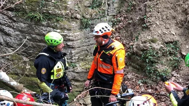 Escursionista precipita per 25 metri, soccorso nel Maceratese